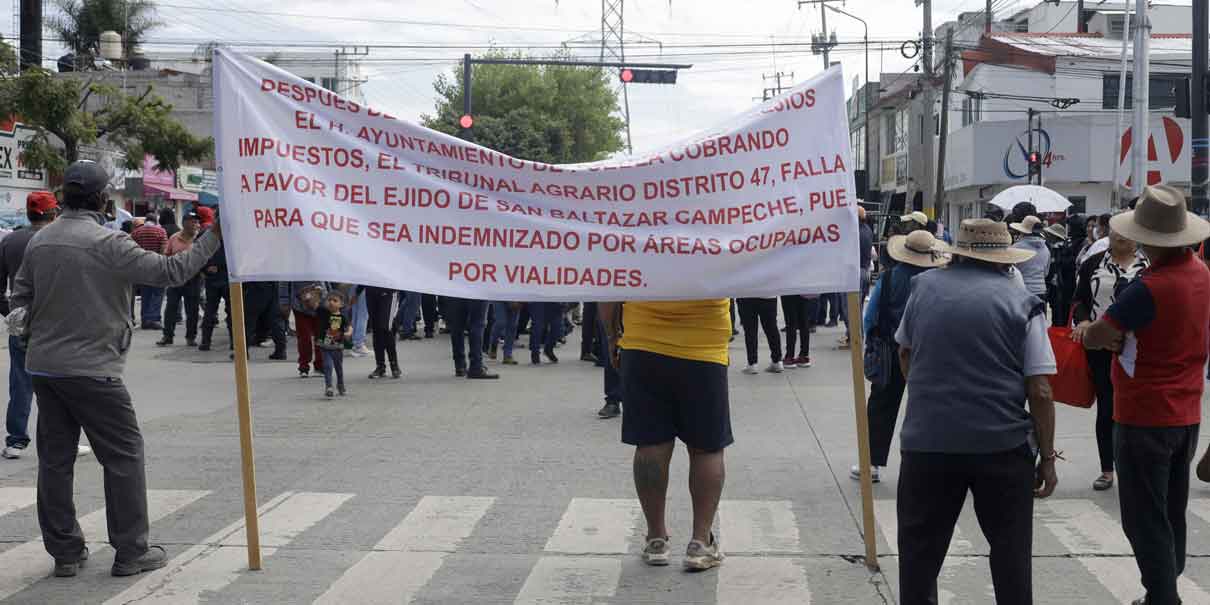 Ejidatarios de San Baltazar cierran bulevar Valsequillo y Las Torres; exigen pago de sus tierras