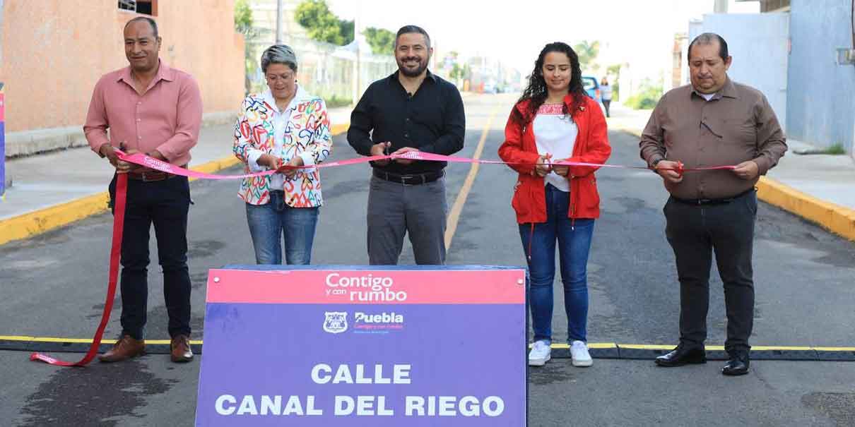 Entrega Ayuntamiento de Puebla rehabilitación vial en San José Chapulco