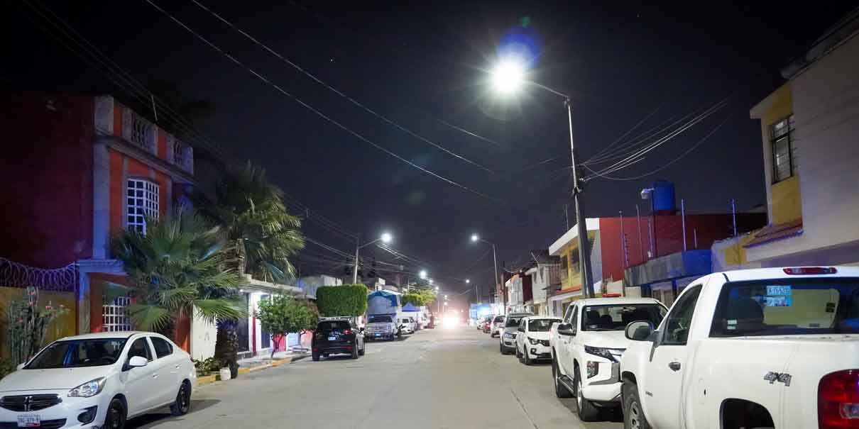 Puebla Brilla: Modernizan alumbrado LED en Lomas del Sur para mayor seguridad