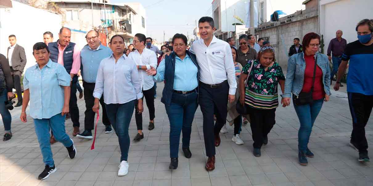 Entrega simultánea de 8 nuevas calles en colonias de Puebla2.jpg