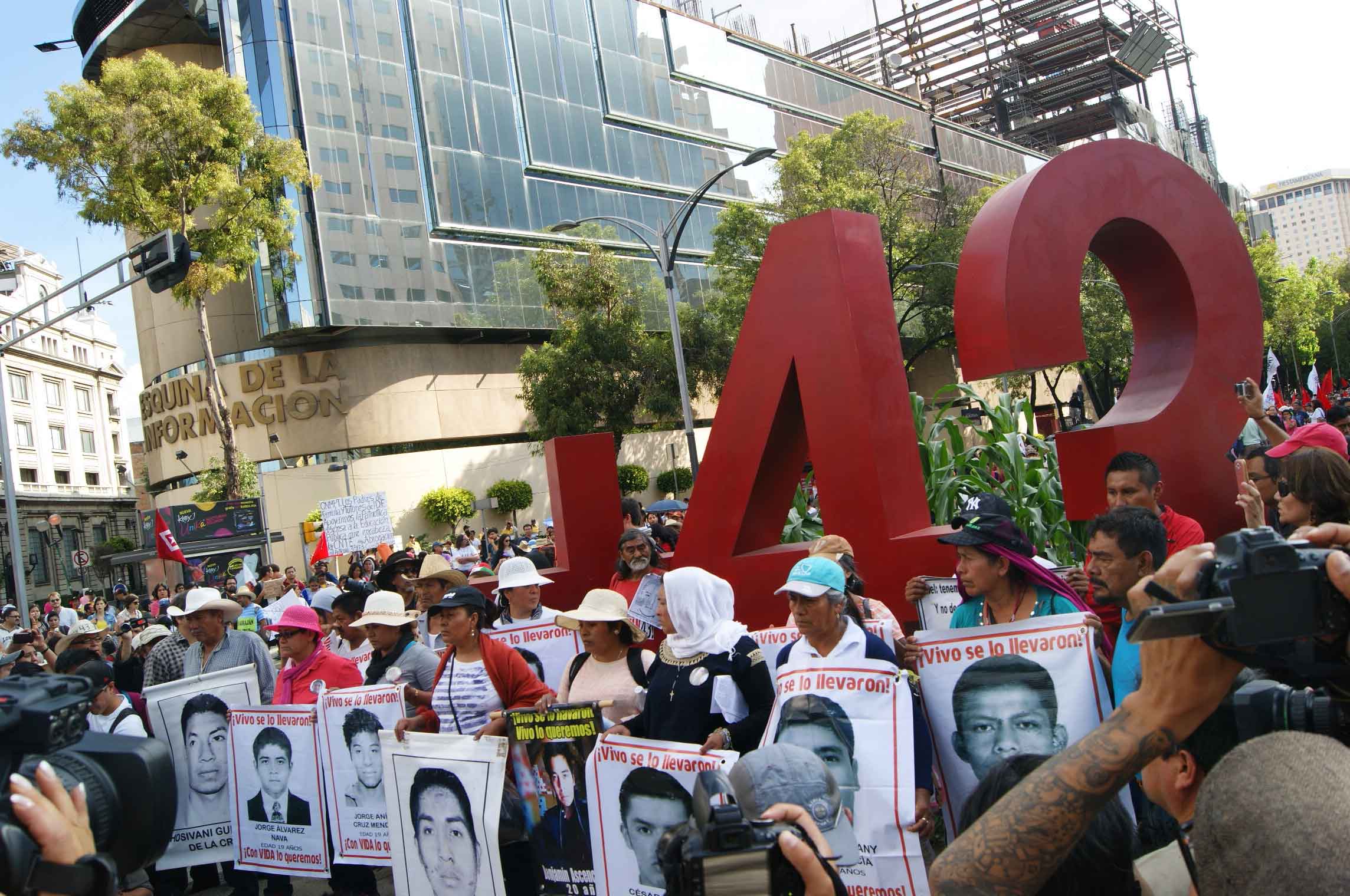 Exoneran a José Luis Abarca del caso Ayotzinapa, pero no saldrá libre