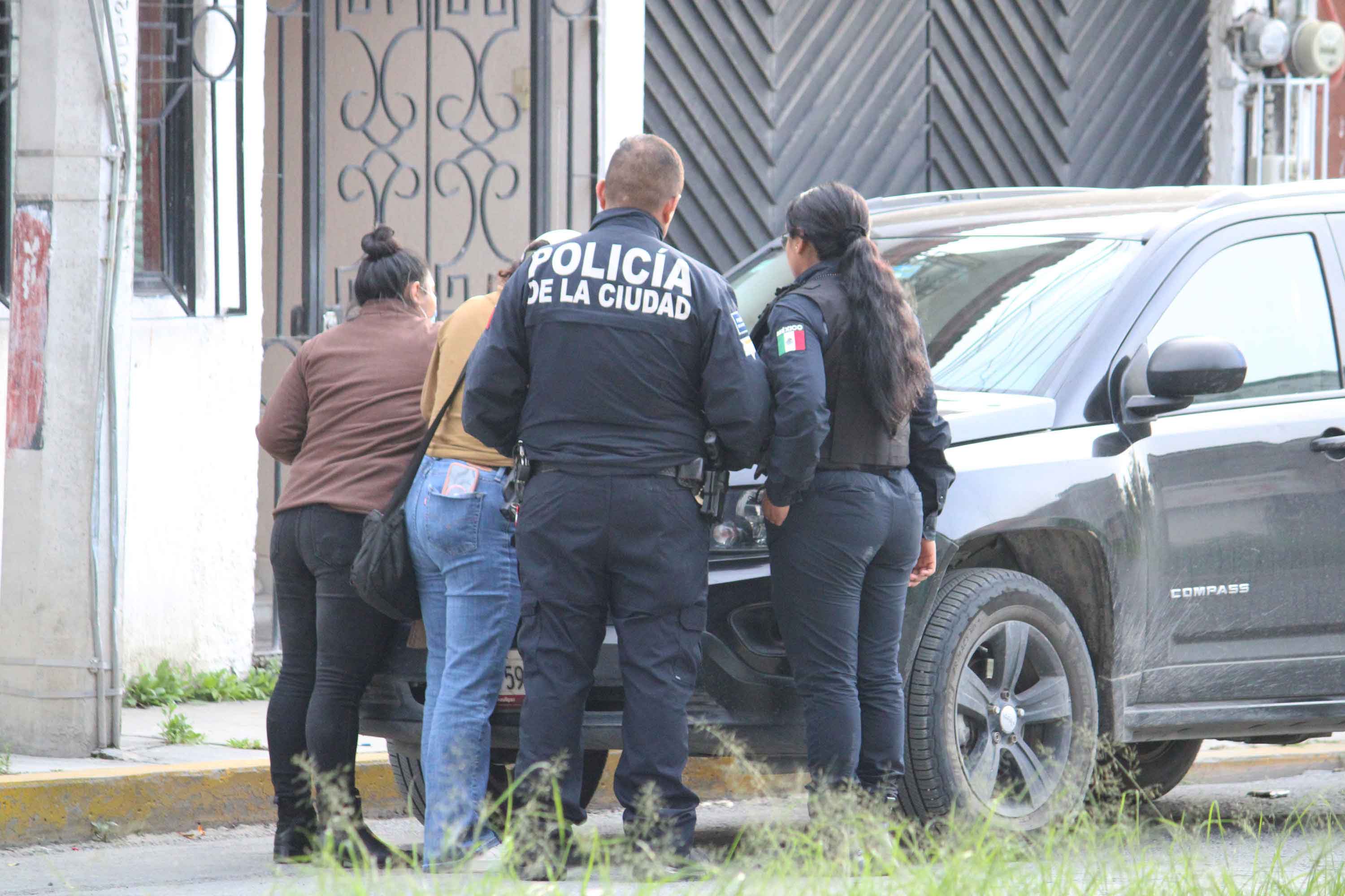 Fuerte olor alerta a vecinos; encuentran cadáver de adulta mayor en la colonia SNTE