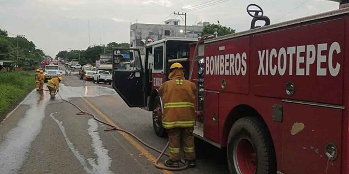 Fuga de gasolina provoca cierre en carretera Pachuca–Tuxpan