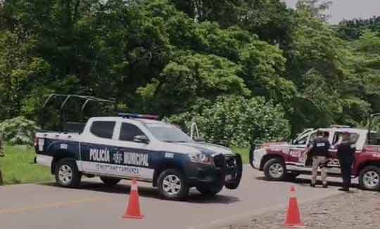 Fuga de gasolina en Venustiano Carranza obliga al cierre de la carretera Pachuca–Tuxpan