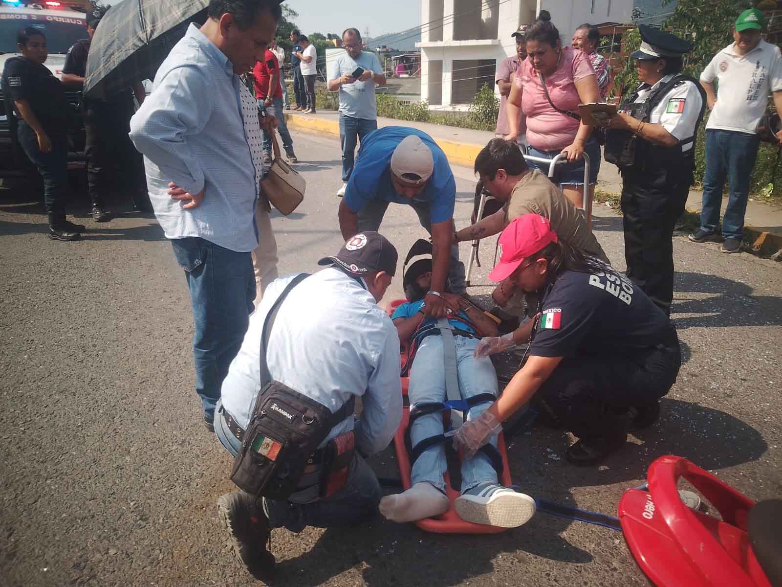 Imprudencia vial en Xicotepec deja un motociclista herido
