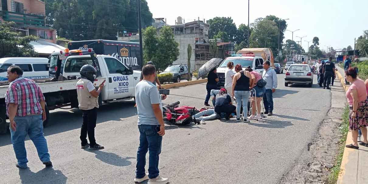Imprudencia vial en Xicotepec deja un motociclista herido