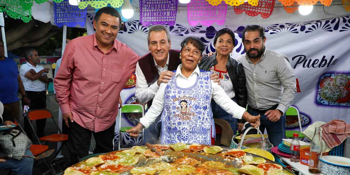 Acude José Chedraui a la inauguración del Festival de la Chalupa en El Carmen