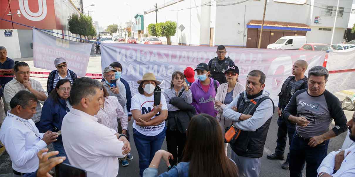 Insisten habitantes del Barrio de Santiago en rechazar peatonización