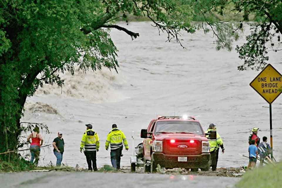 Tragedia en Texas: Inundación repentina deja al menos 24 muertos y 20 niñas desaparecidas