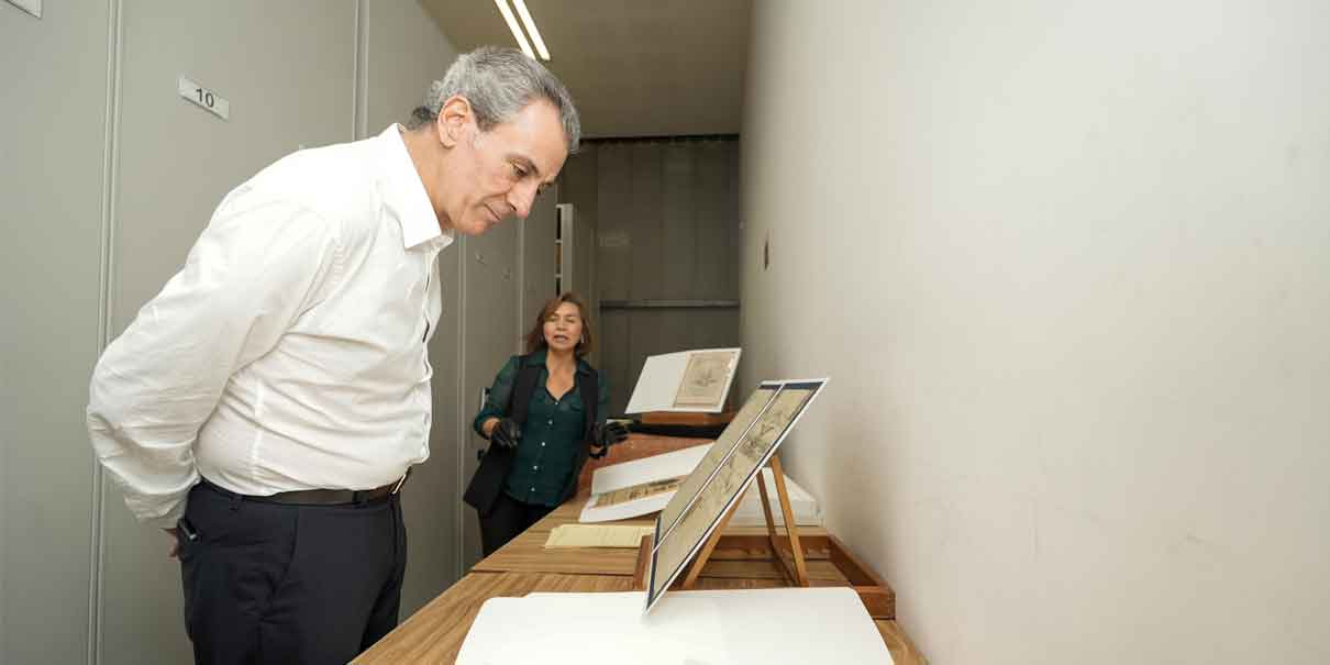 José Chedraui recorre el Archivo Municipal para evaluar condiciones de salas y oficinas