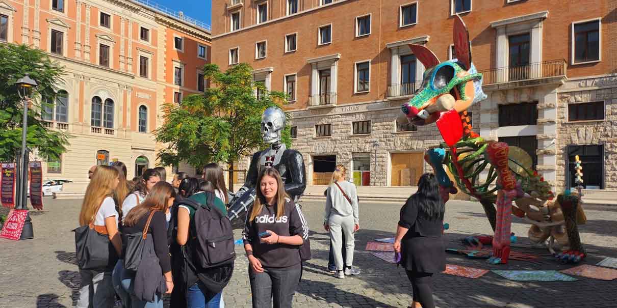 Llegaron las Catrinas Monumentales a Roma, Italia 