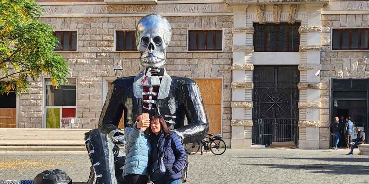 Llegaron las Catrinas Monumentales a Roma, Italia 