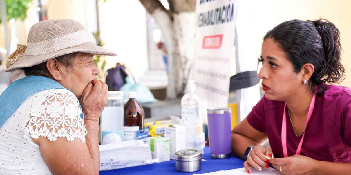 Lupita Cuautle lleva atención directa a Tlaxcalancingo