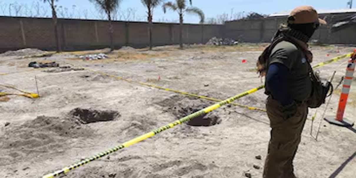 "Es un teatro": Madres buscadoras estallan en recorrido en Teuchitlán