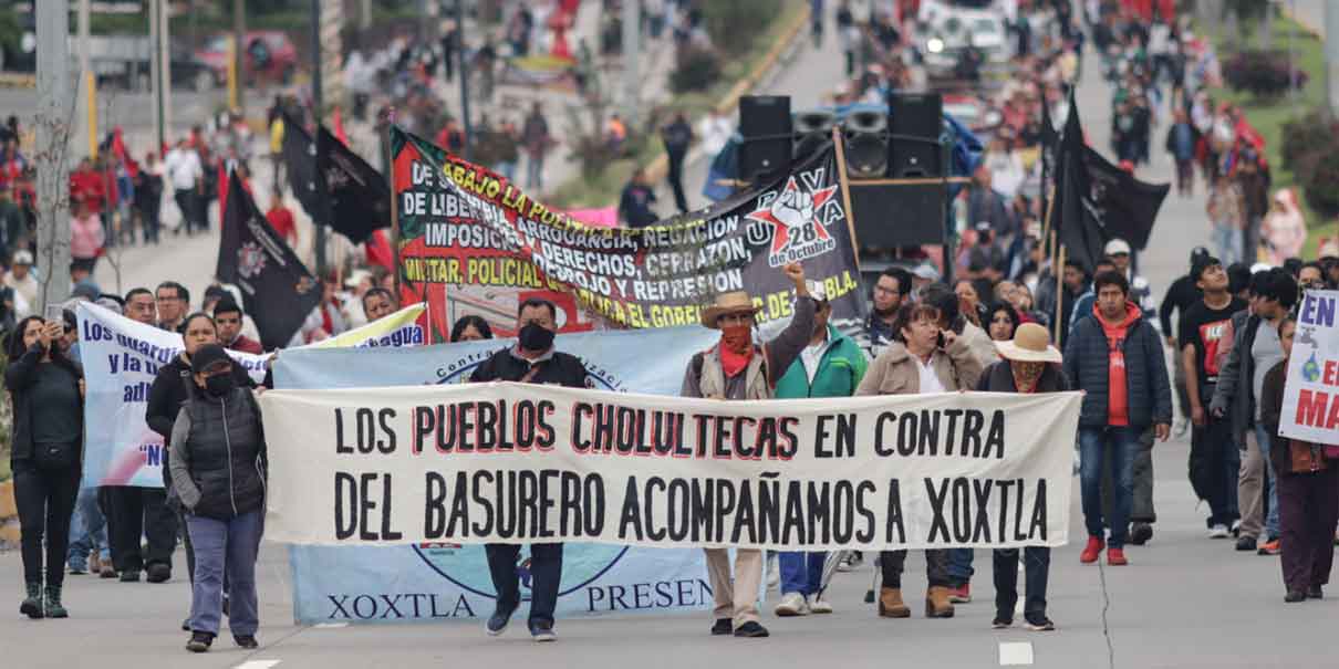 Caos vial en la Vía Atlixcáyotl; la 28 de Octubre expuso demandas en el CIS Angelópolis