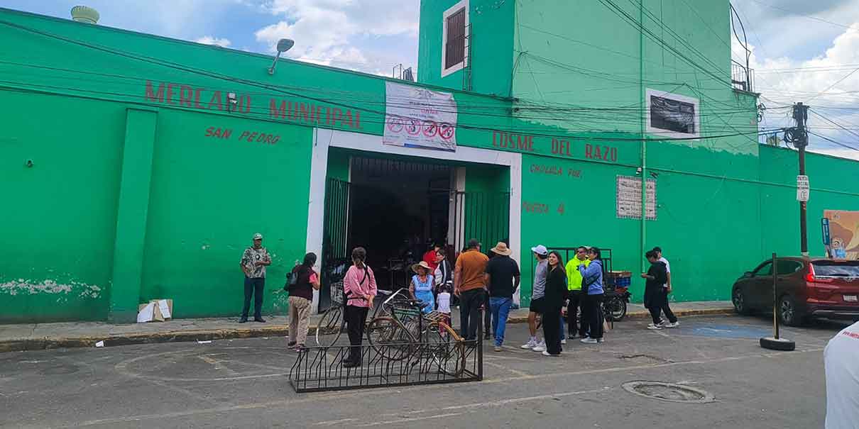 Comando en mercado Cosme del Razo