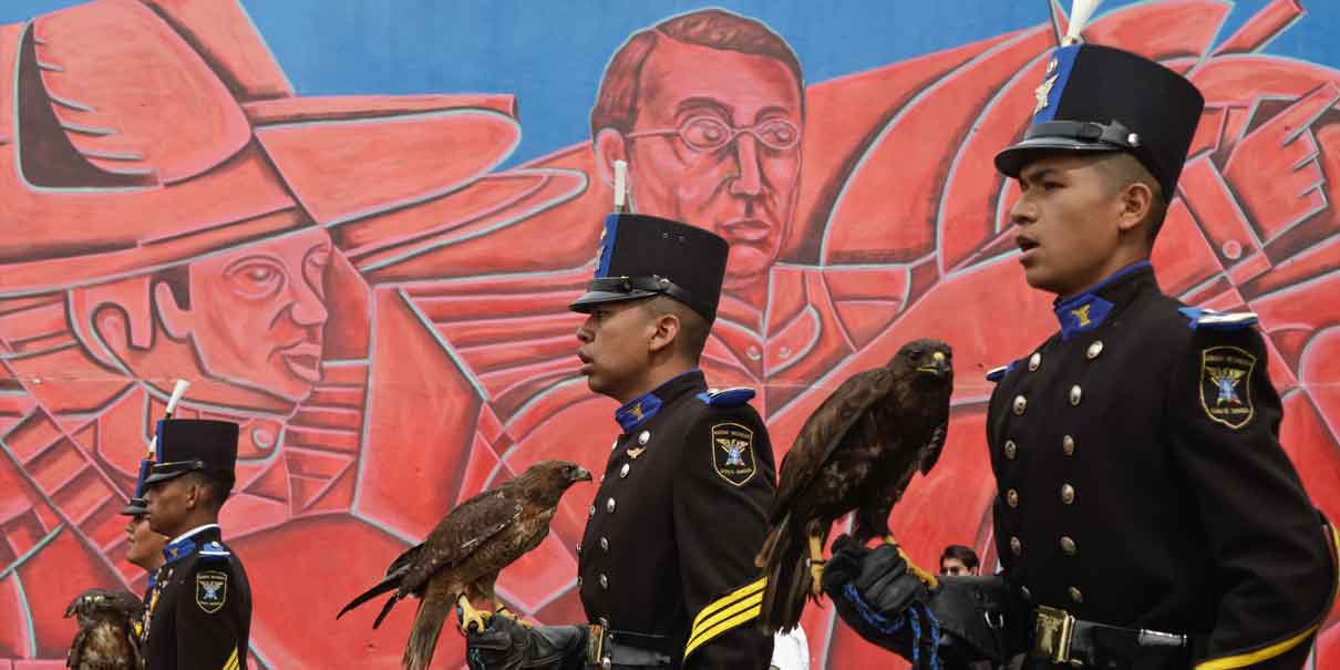 Miles de poblanos festejaron aniversario de la Revolución Mexicana durante desfile