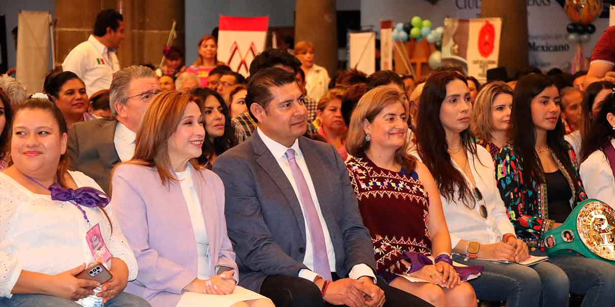 Mujeres, arquitectas del futuro de Puebla Alejandro Armenta2.jpg