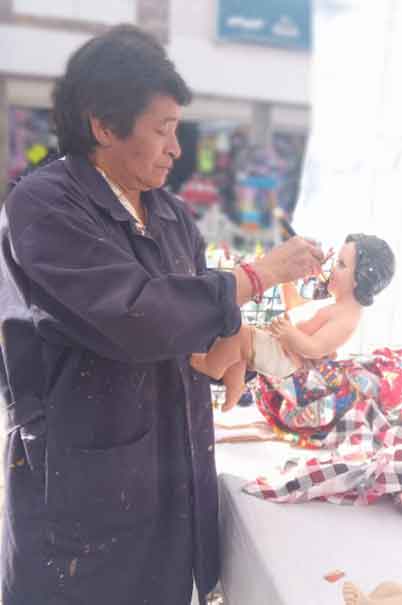 Fieles se alistan para celebrar la Candelaria y bendecir sus imágenes del Niño Dios