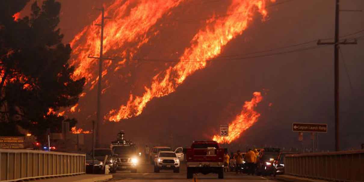 Evacúan a miles de personas por nuevo incendio en Los Angeles