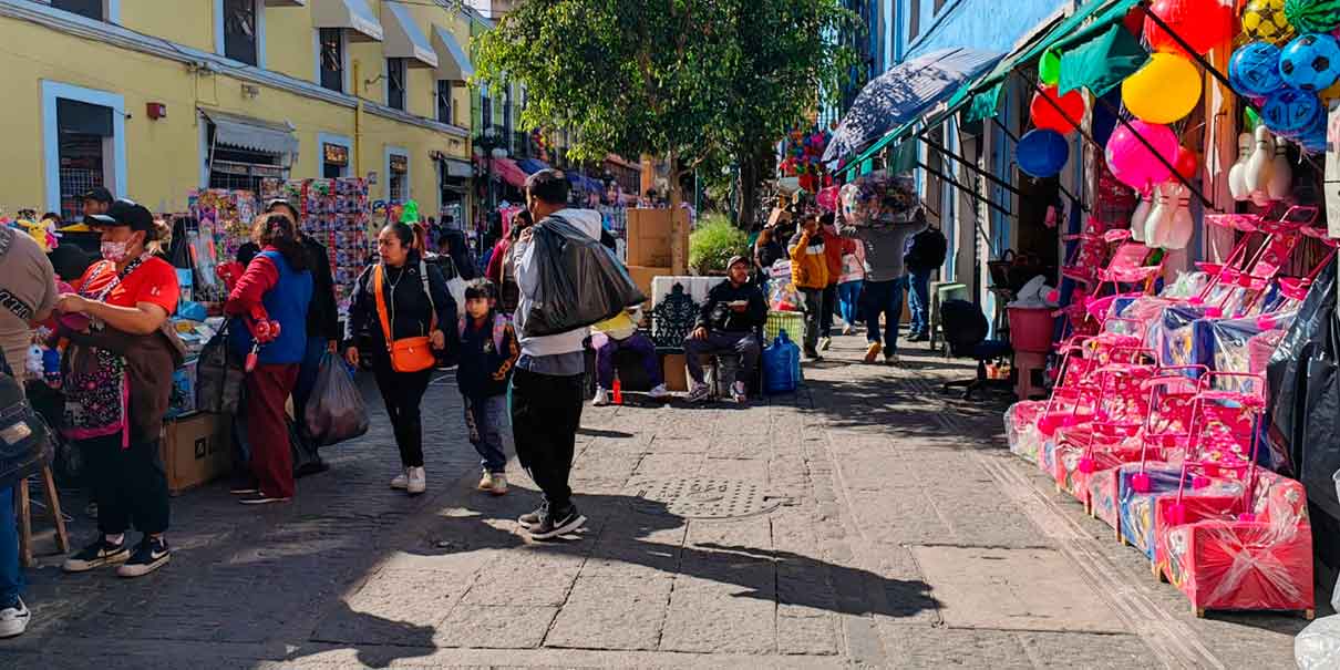 Ayuntamiento de Puebla despliega operativo de ordenamiento de jugueteros