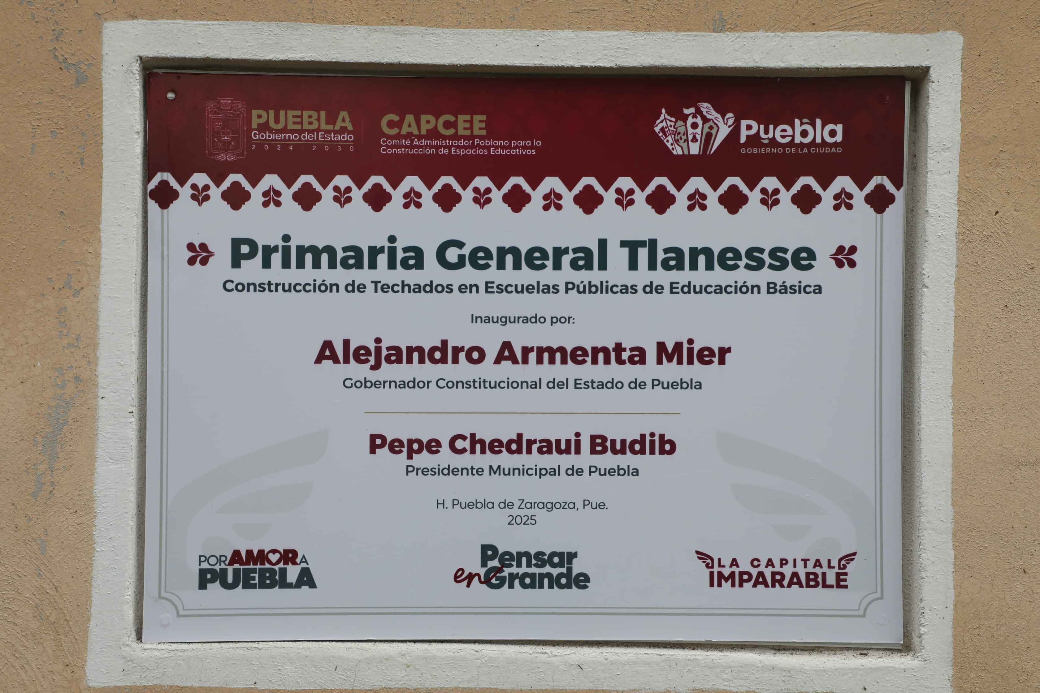 Entrega Pepe Chedraui obra educativa en la Primaria General Tlanesse