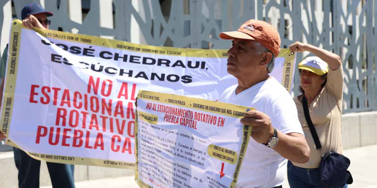 Piden libertad de alcaldes detenidos y rechazan tarifa de parquímetros en el Congreso de Puebla