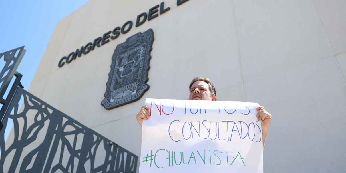 Piden libertad de alcaldes detenidos y rechazan tarifa de parquímetros en el Congreso de Puebla