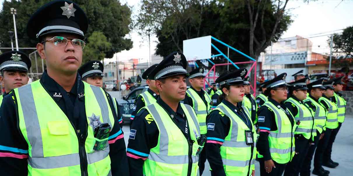 2 mil 600 policías de Puebla capital recibieron uniformes y equipamiento