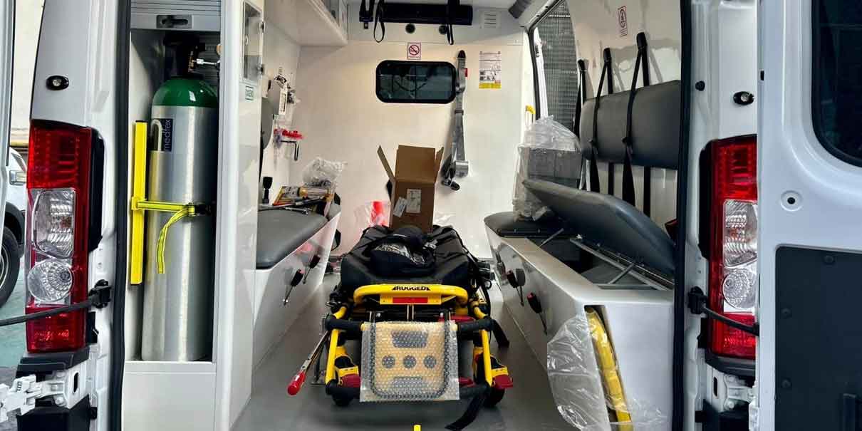 Ayuntamiento de Puebla refuerza servicios con ambulancias y vehículos nuevos para juntas auxiliares