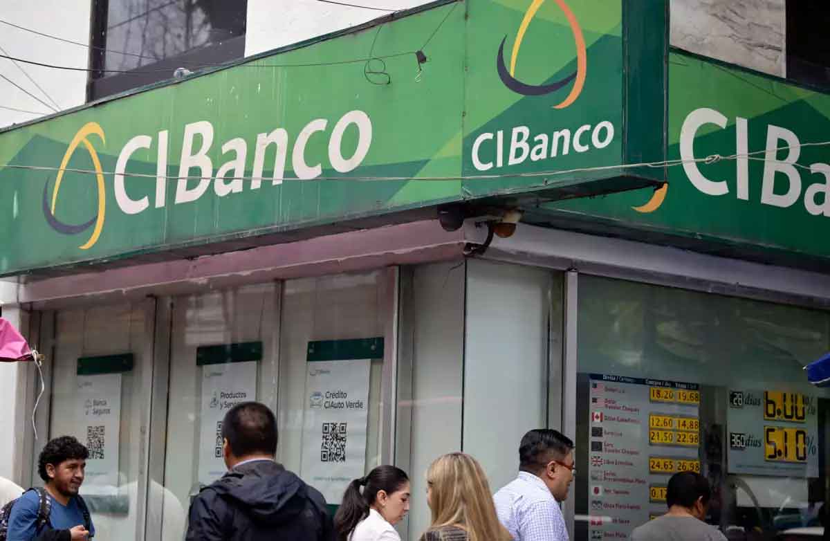 Puebla mantiene inversiones con bancos investigados por lavado de dinero