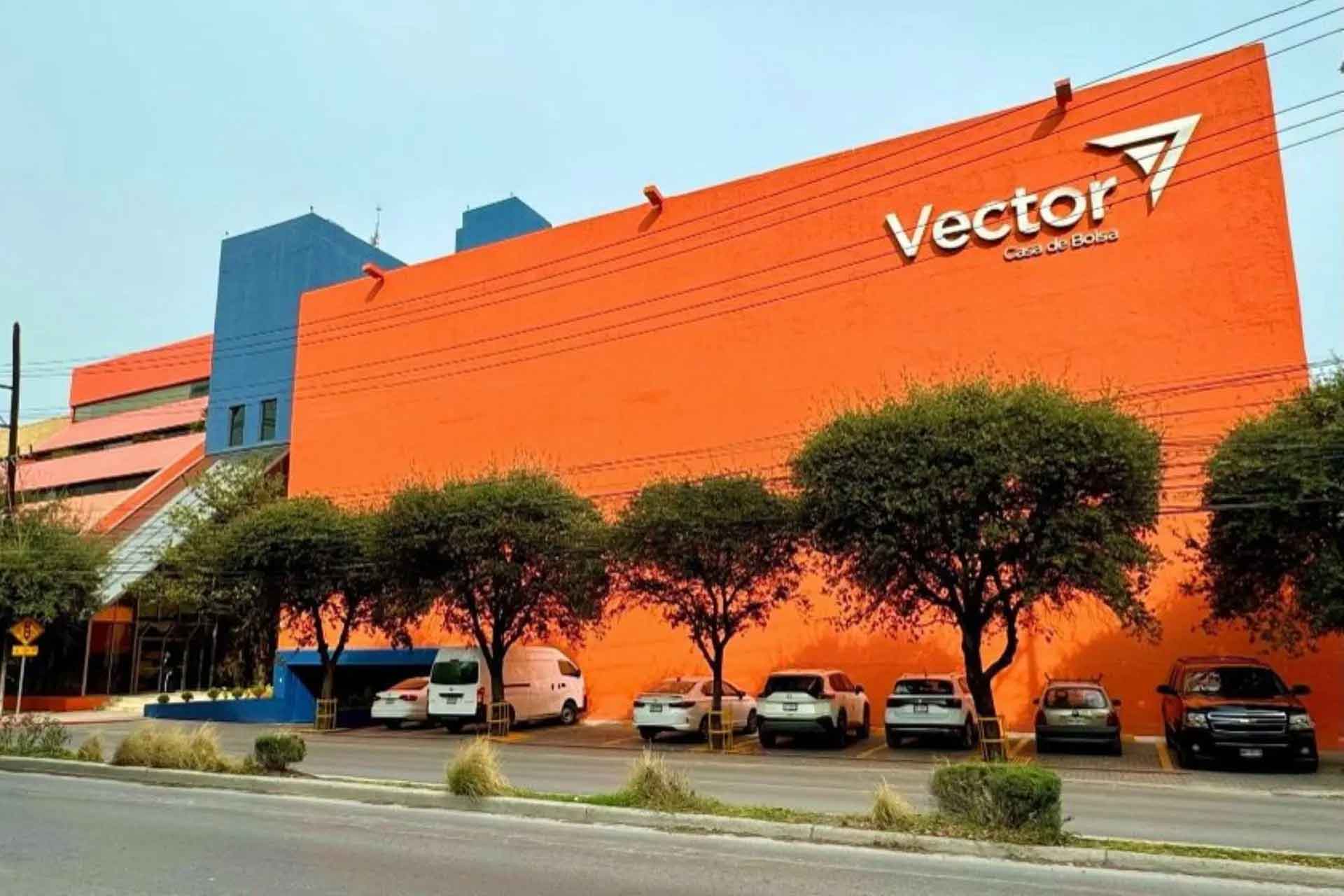Puebla mantiene inversiones con bancos investigados por lavado de dinero