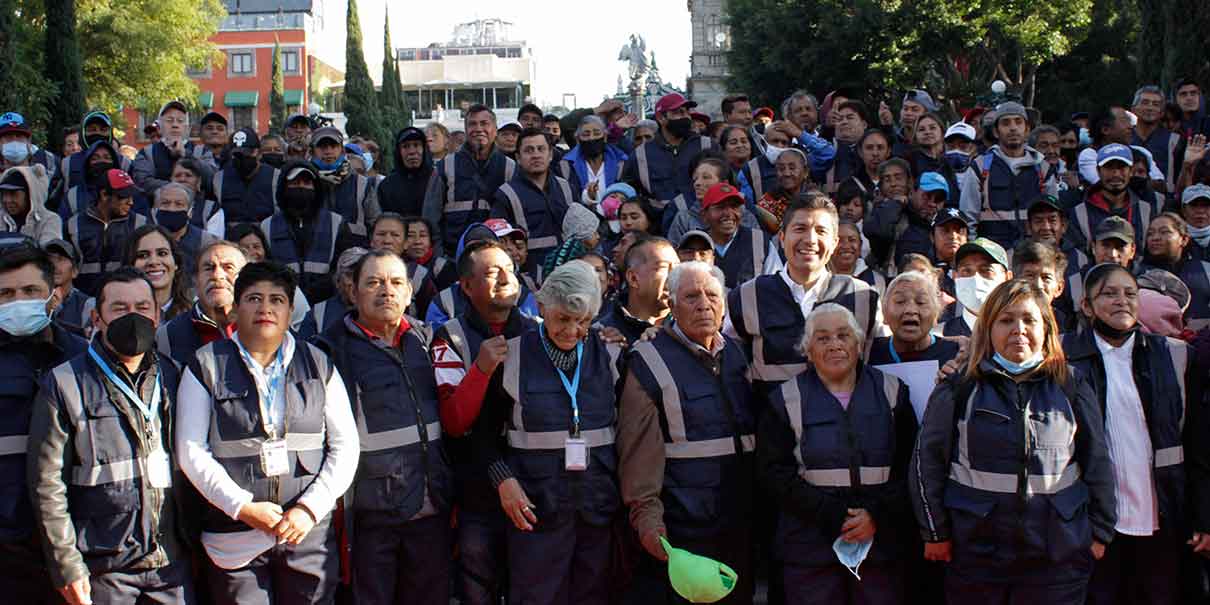 Se reconoce labor de recicladores voluntarios en Puebla, reciben uniformes