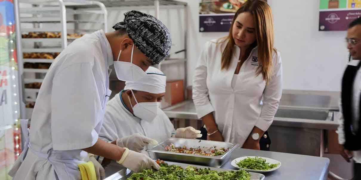 SMDIF Puebla y Bimbo inauguran la escuela culinaria inclusiva