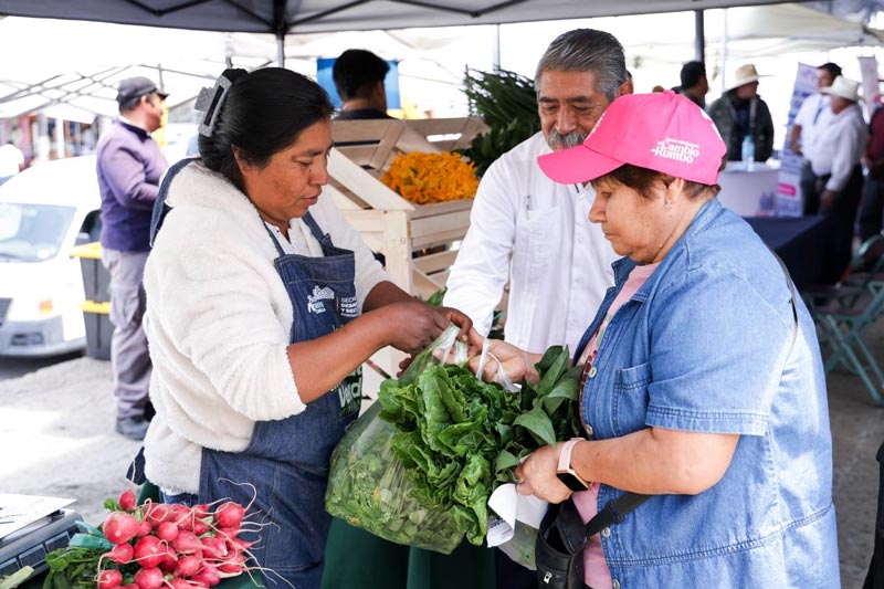San Francisco Acatepec recibe Jornada de Proximidad Social encabezada por Lupita Cuautle