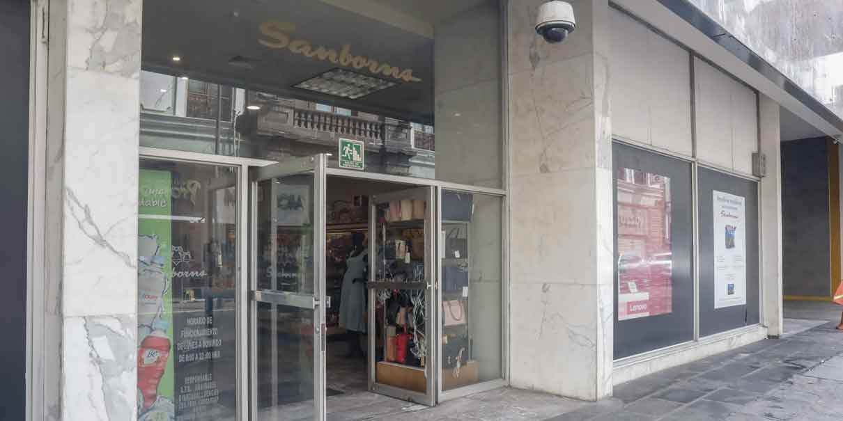 Rateros se “volaron” perfumes del Sanborns del centro histórico
