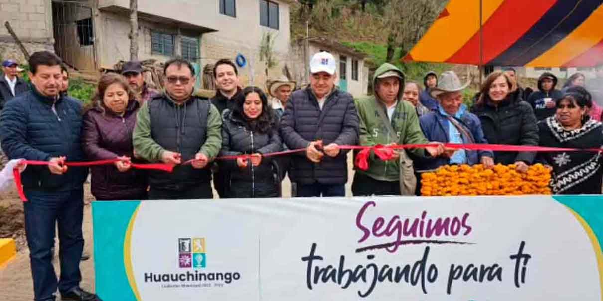 Rogelio López entregó pavimentaciones y obra hidráulica en colonias y juntas auxiliares de Huauchinango