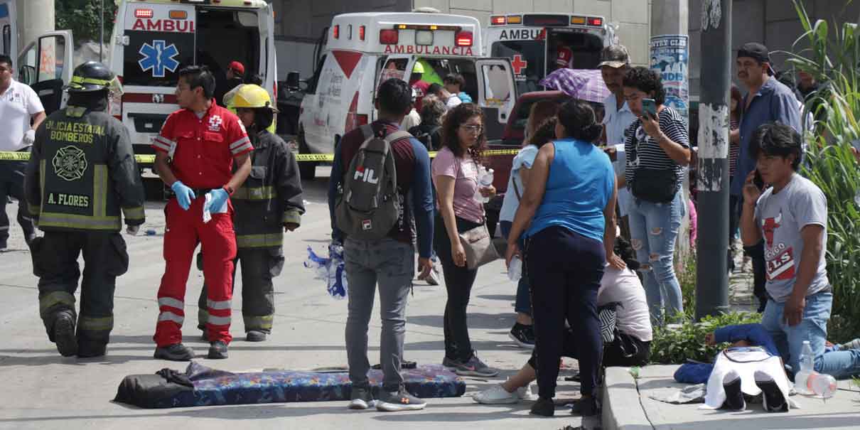 Se estrellan motociclista, camioneta y RUTA PERIFÉRICO; hubo 7 heridos