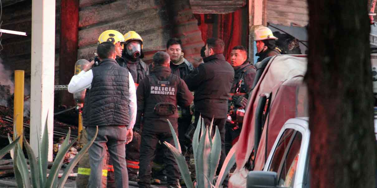 Se incendia Gran Bodega de Amalucan; rescatan a trabajador