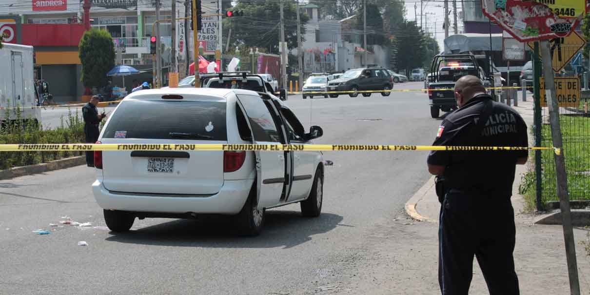 Comando armado balea a dos hombres frente a Plaza San Diego