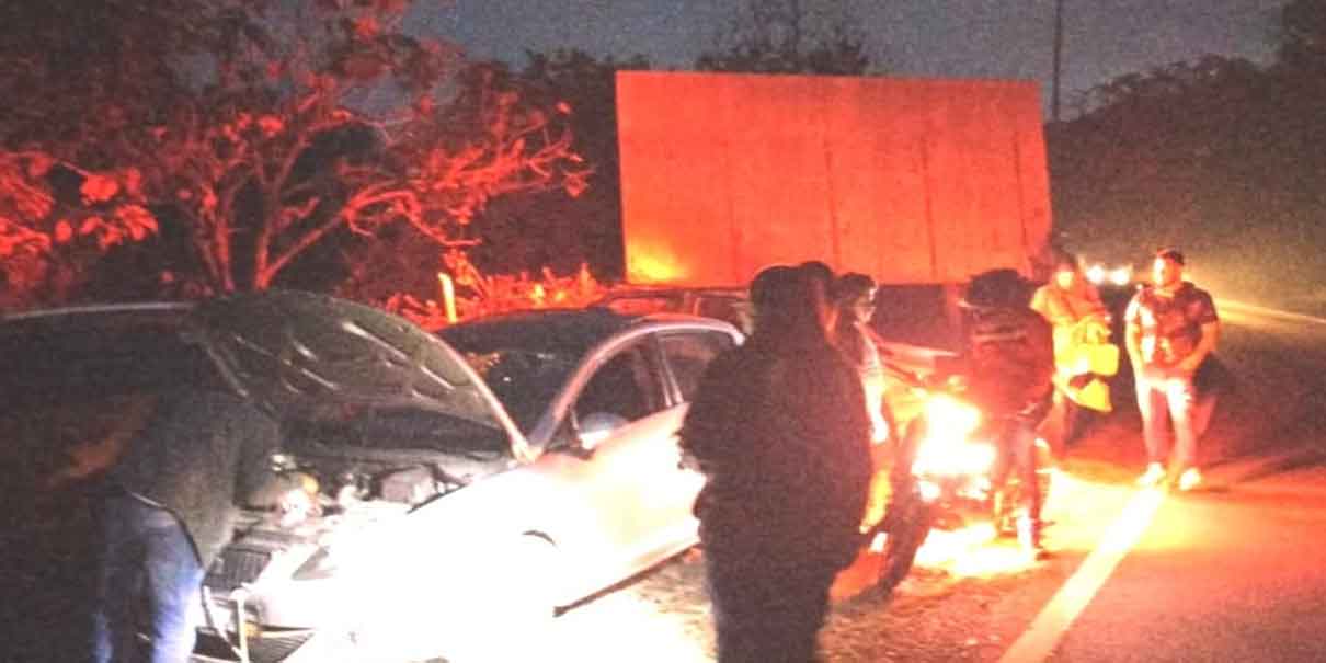 Taxista borracho provoca fuerte accidente en Juan Galindo