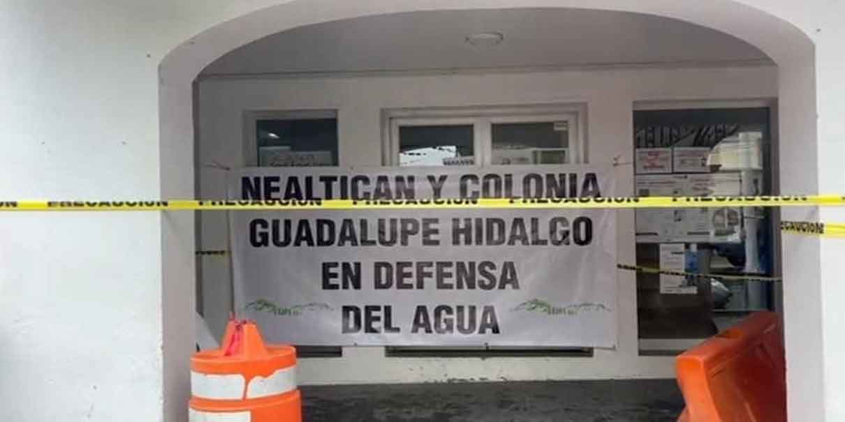 Habitantes de Nealtican toman presidencia para exigir fin a concesiones hídricas