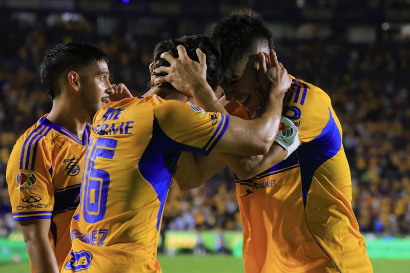 Tigres aplasta 7-0 al Puebla y mantiene el liderato en el Apertura 2025