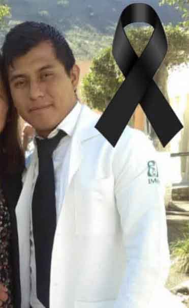 Trágica muerte de médico en Izúcar; en moto se estrelló contra un local