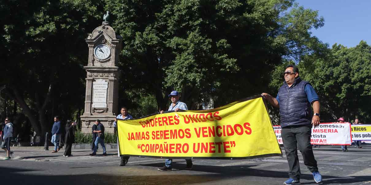 Transportistas quieren aumento al pasaje, hay paro y manifestación