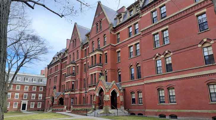 Trump cierra las puertas de Harvard a estudiantes extranjeros