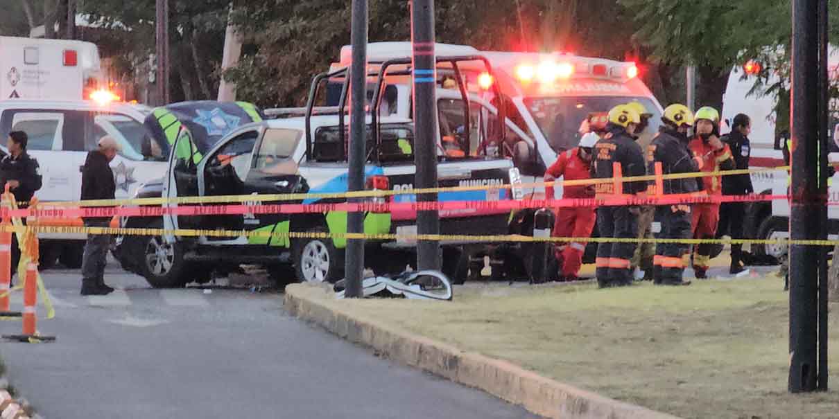 Una patrulla de la Policía Municipal de Puebla chocó contra taxi; hay un muerto