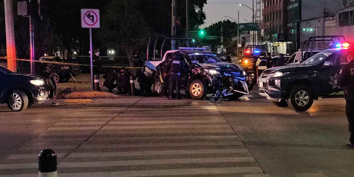 Una patrulla de la Policía Municipal de Puebla chocó contra taxi; hay un muerto