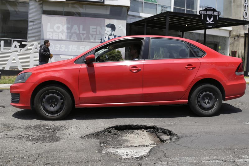 Baches malditos provocan reparaciones hasta por 5 mil pesos