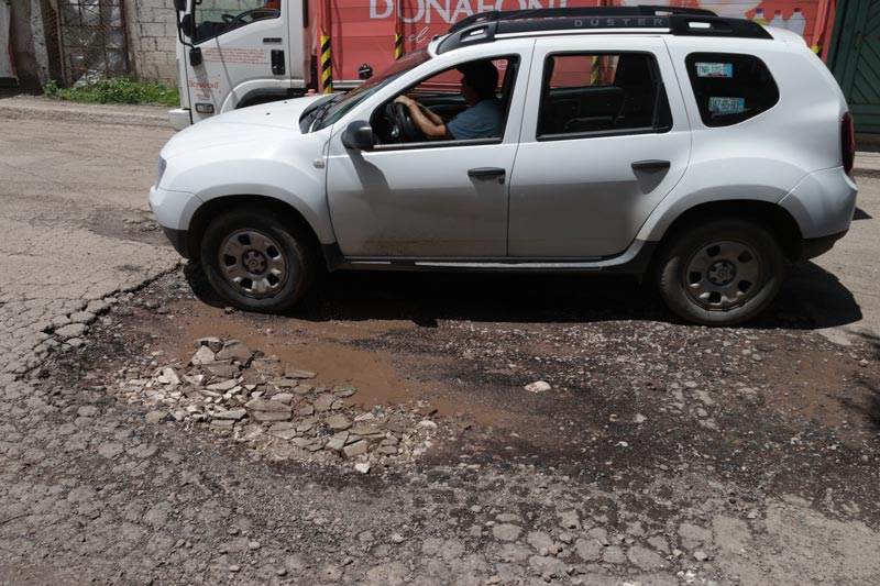 Baches malditos provocan reparaciones hasta por 5 mil pesos